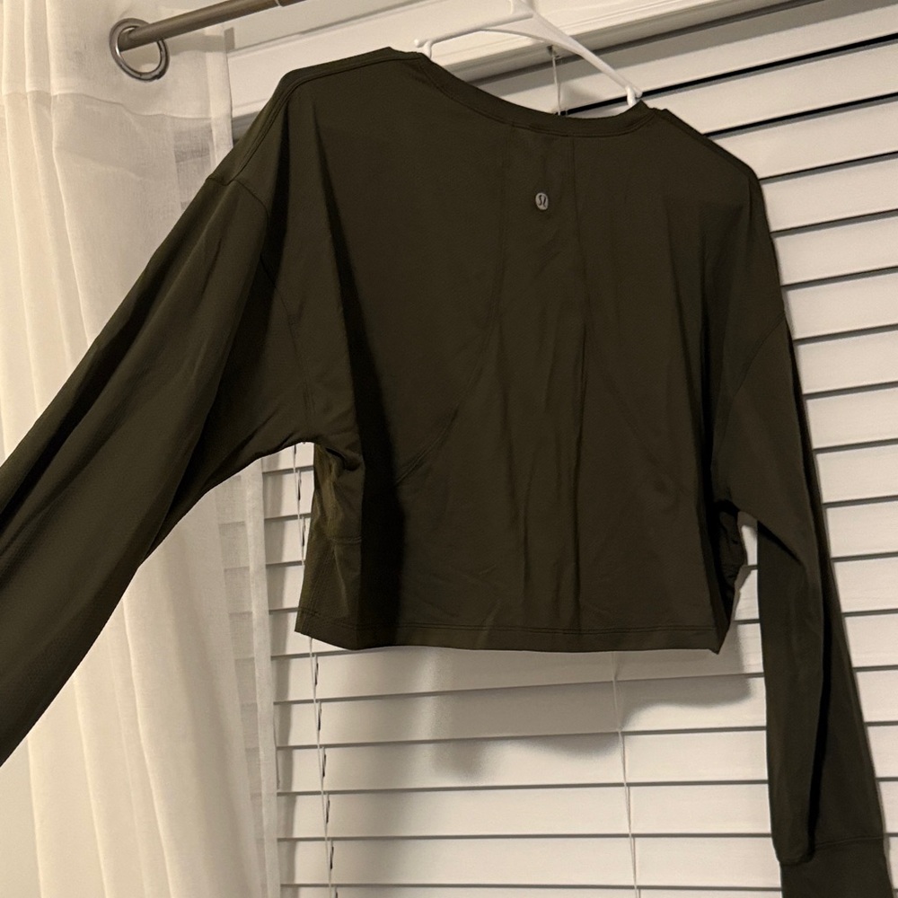Lululemon Olive Green Women's Long Sleeve Cropped Top
